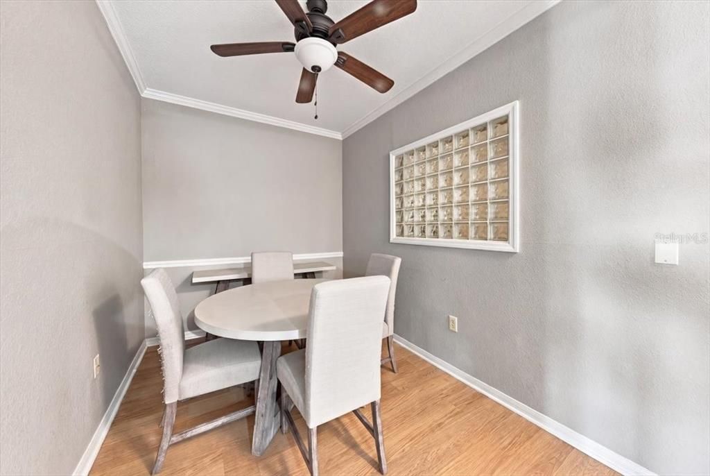 For Sale: $305,000 (2 beds, 2 baths, 1215 Square Feet)