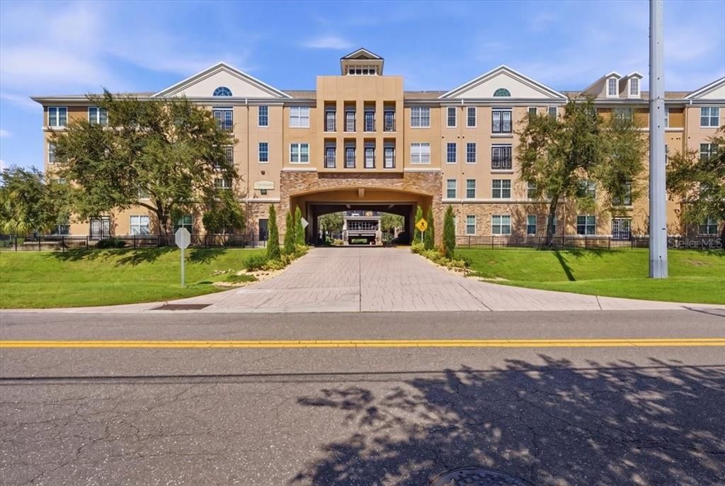 For Sale: $305,000 (2 beds, 2 baths, 1215 Square Feet)