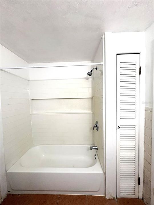 В аренду: $1,550 (1 спален, 1 ванн, 2896 Квадратных фут)