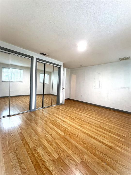 В аренду: $1,550 (1 спален, 1 ванн, 2896 Квадратных фут)
