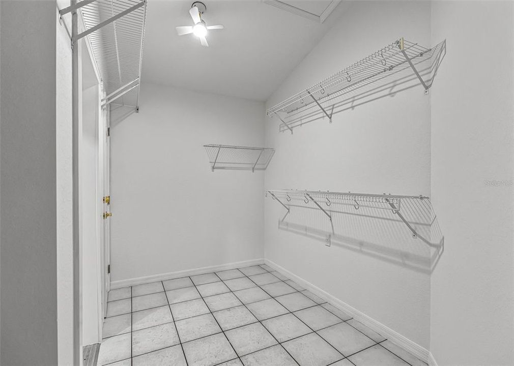 En Venta: $949,000 (3 camas, 2 baños, 2218 Pies cuadrados)