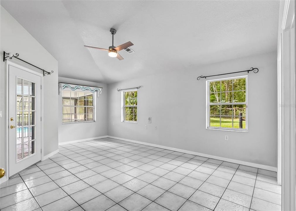 En Venta: $949,000 (3 camas, 2 baños, 2218 Pies cuadrados)