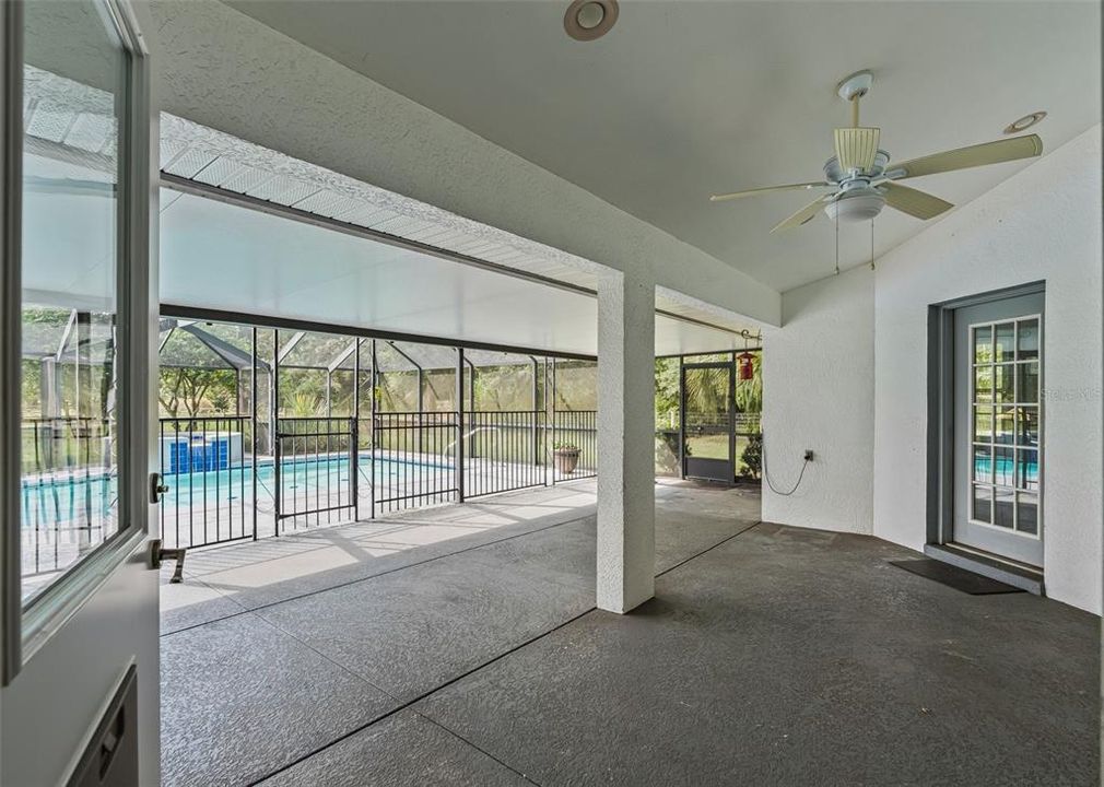 En Venta: $949,000 (3 camas, 2 baños, 2218 Pies cuadrados)