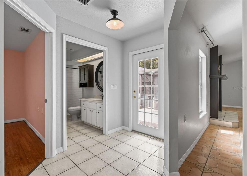 En Venta: $949,000 (3 camas, 2 baños, 2218 Pies cuadrados)