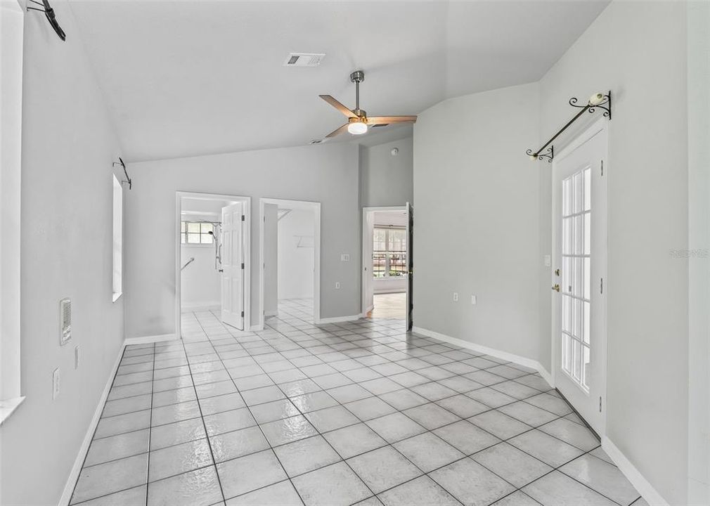 En Venta: $949,000 (3 camas, 2 baños, 2218 Pies cuadrados)