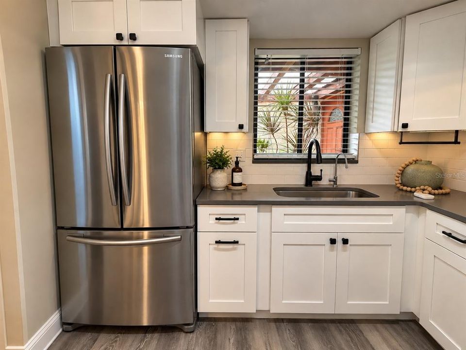 For Sale: $147,900 (1 beds, 1 baths, 755 Square Feet)