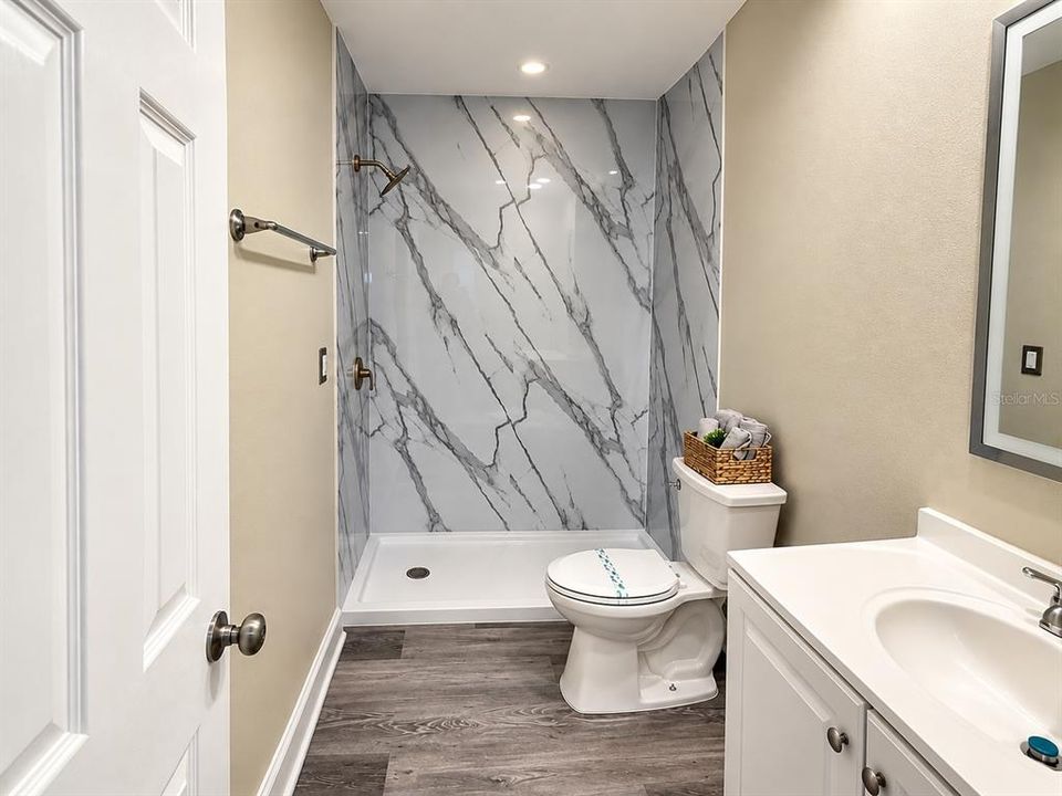 For Sale: $147,900 (1 beds, 1 baths, 755 Square Feet)