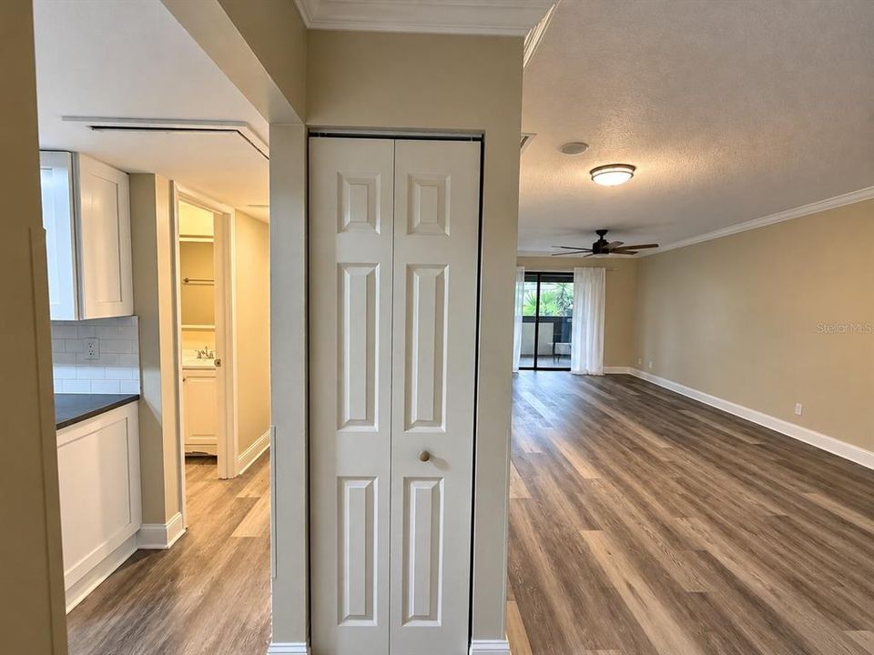 For Sale: $147,900 (1 beds, 1 baths, 755 Square Feet)
