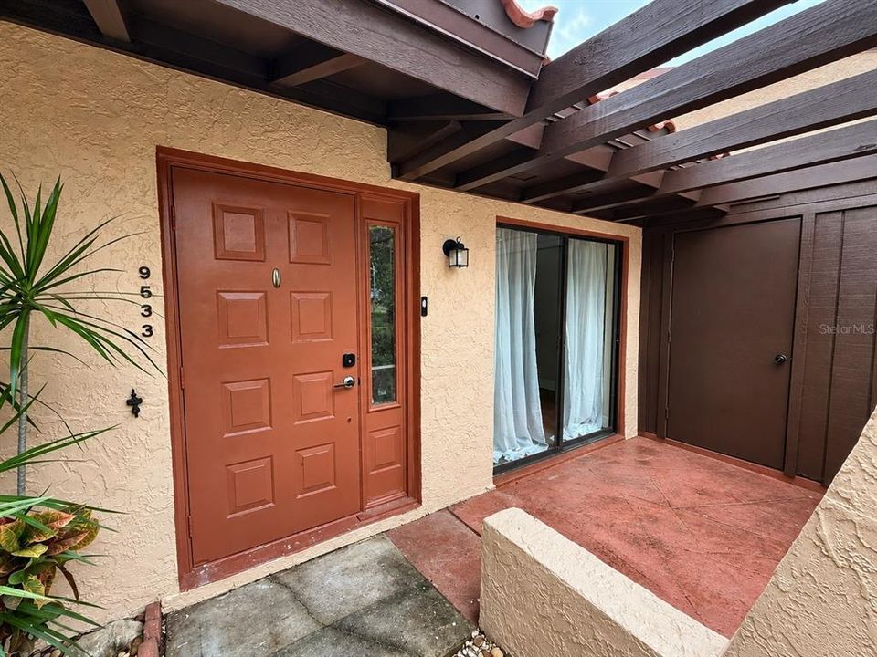 For Sale: $147,900 (1 beds, 1 baths, 755 Square Feet)