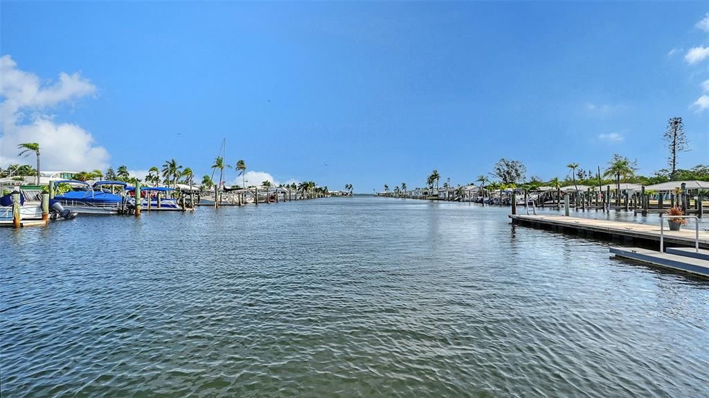For Sale: $423,750 (2 beds, 2 baths, 1429 Square Feet)