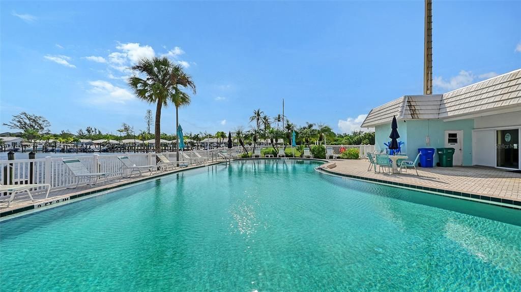 For Sale: $423,750 (2 beds, 2 baths, 1429 Square Feet)