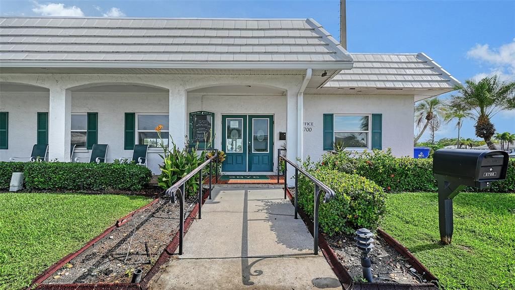 For Sale: $423,750 (2 beds, 2 baths, 1429 Square Feet)