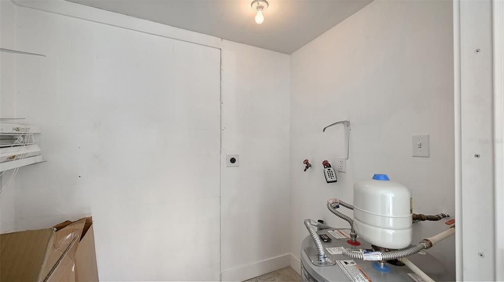 For Sale: $423,750 (2 beds, 2 baths, 1429 Square Feet)