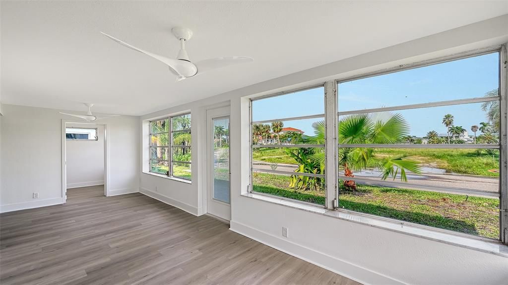 For Sale: $423,750 (2 beds, 2 baths, 1429 Square Feet)
