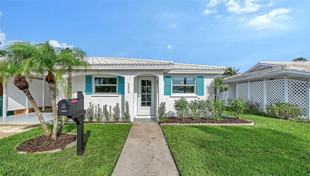 For Sale: $423,750 (2 beds, 2 baths, 1429 Square Feet)