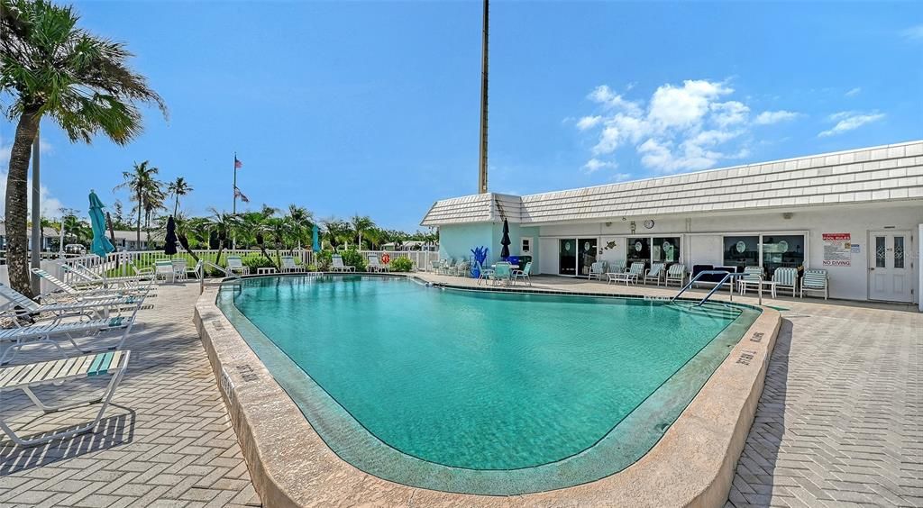 For Sale: $423,750 (2 beds, 2 baths, 1429 Square Feet)