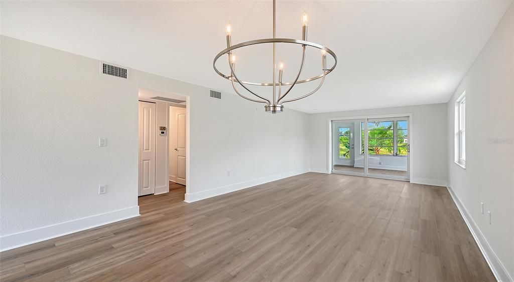 For Sale: $423,750 (2 beds, 2 baths, 1429 Square Feet)