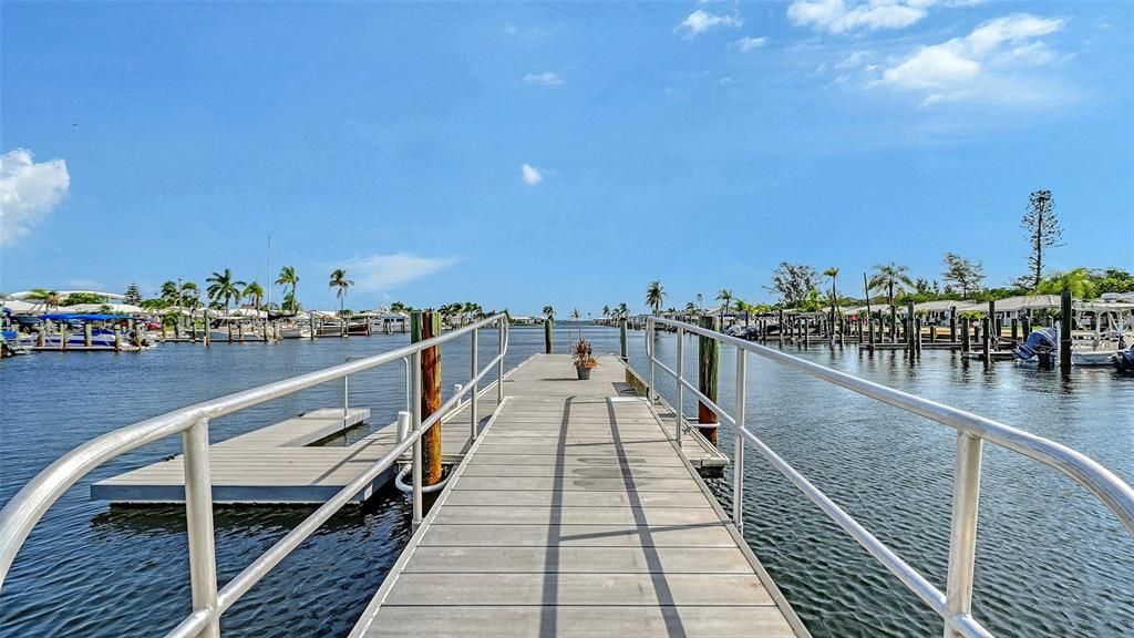 For Sale: $423,750 (2 beds, 2 baths, 1429 Square Feet)
