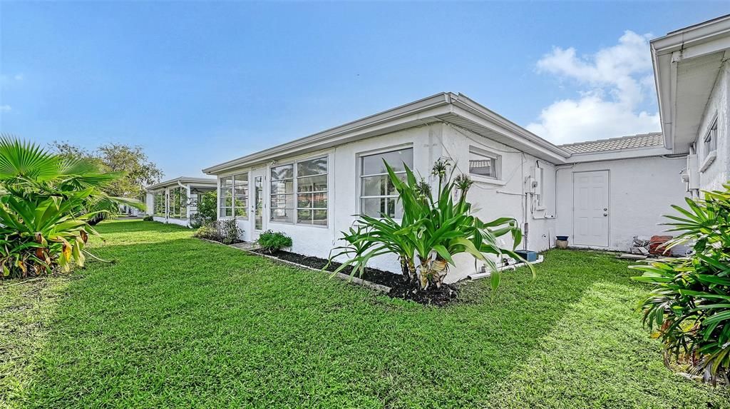 For Sale: $423,750 (2 beds, 2 baths, 1429 Square Feet)