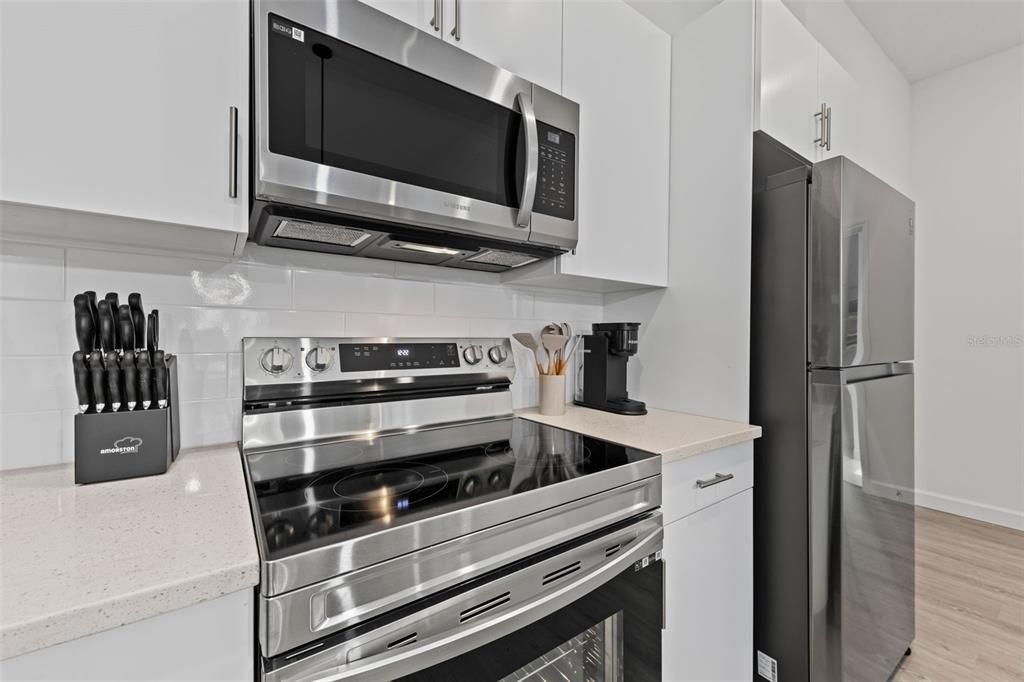 For Sale: $559,999 (5 beds, 4 baths, 1671 Square Feet)