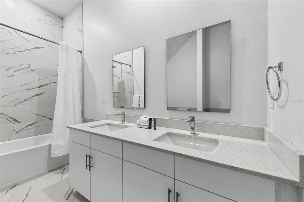 For Sale: $559,999 (5 beds, 4 baths, 1671 Square Feet)