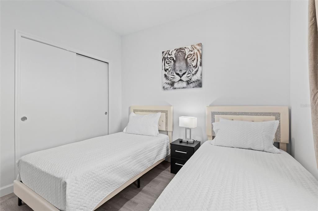 For Sale: $559,999 (5 beds, 4 baths, 1671 Square Feet)