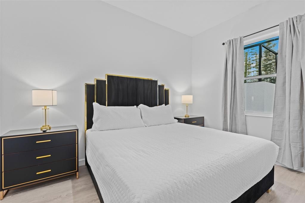 For Sale: $559,999 (5 beds, 4 baths, 1671 Square Feet)