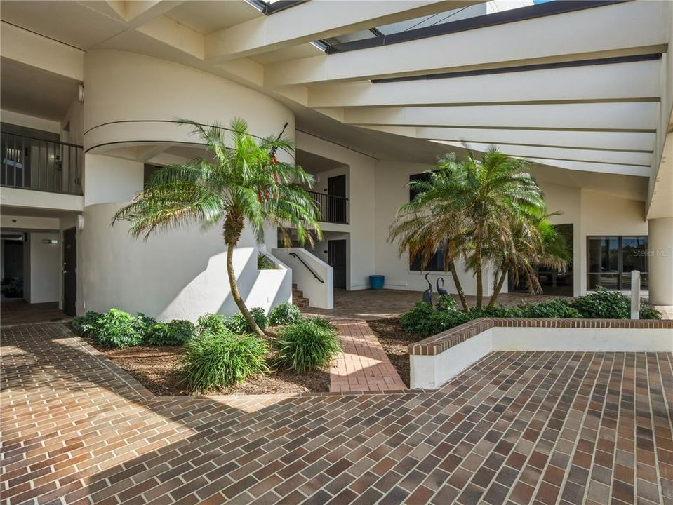 En Venta: $780,000 (2 camas, 2 baños, 1200 Pies cuadrados)