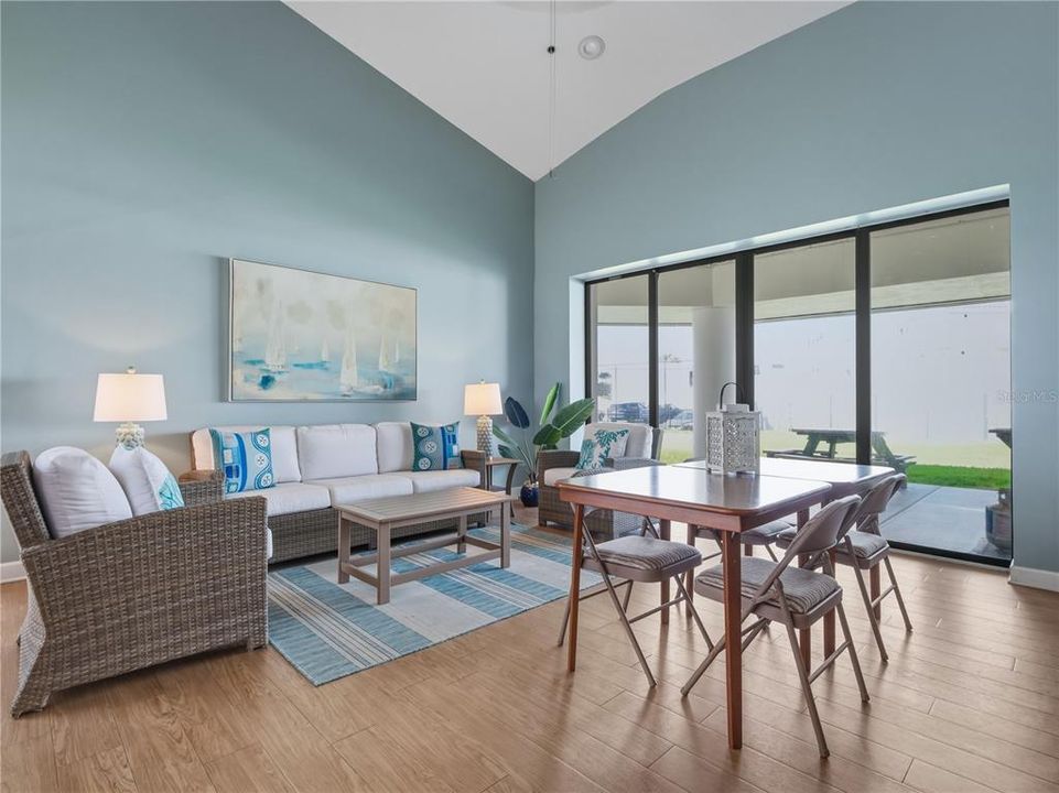 En Venta: $780,000 (2 camas, 2 baños, 1200 Pies cuadrados)