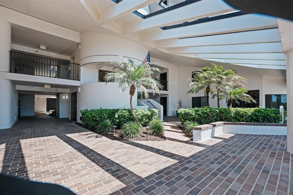 En Venta: $780,000 (2 camas, 2 baños, 1200 Pies cuadrados)