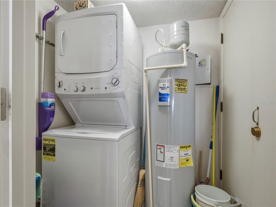 En Venta: $780,000 (2 camas, 2 baños, 1200 Pies cuadrados)
