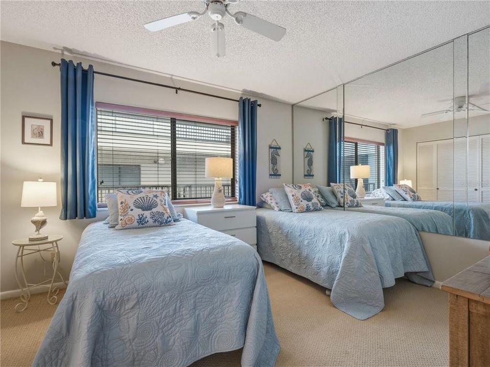 En Venta: $780,000 (2 camas, 2 baños, 1200 Pies cuadrados)