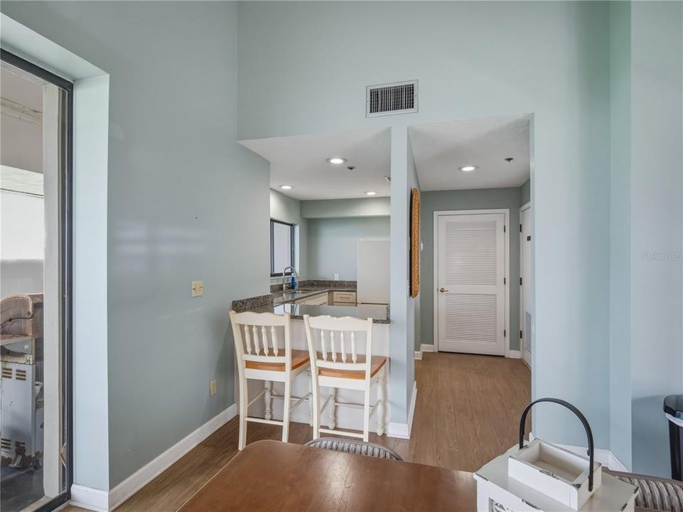 En Venta: $780,000 (2 camas, 2 baños, 1200 Pies cuadrados)