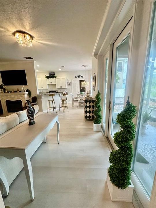 En Venta: $389,900 (3 camas, 2 baños, 1704 Pies cuadrados)