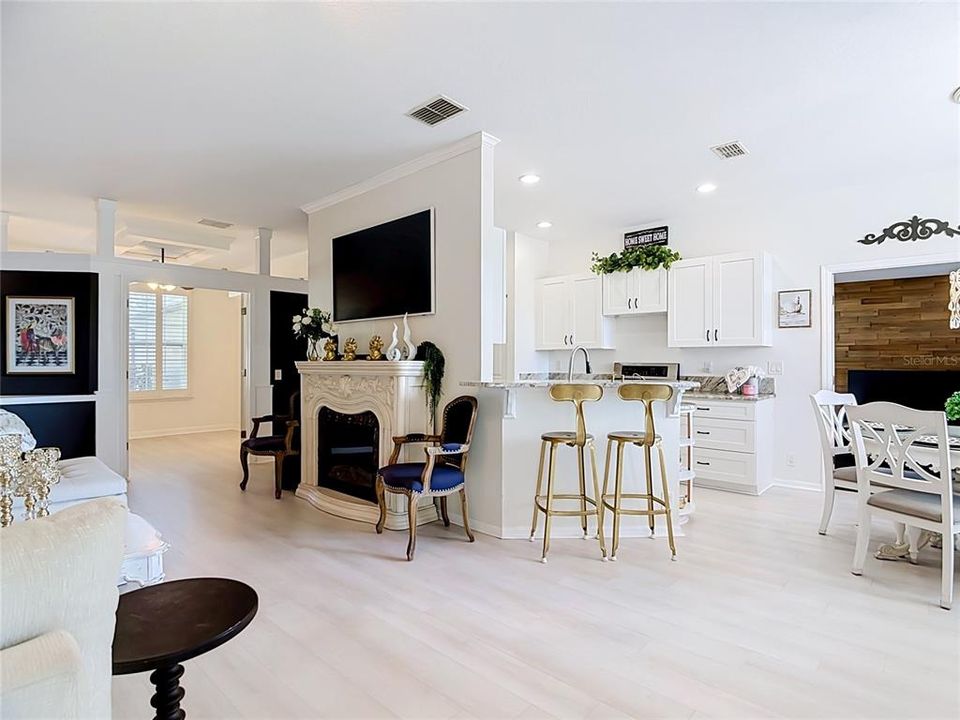 En Venta: $389,900 (3 camas, 2 baños, 1704 Pies cuadrados)