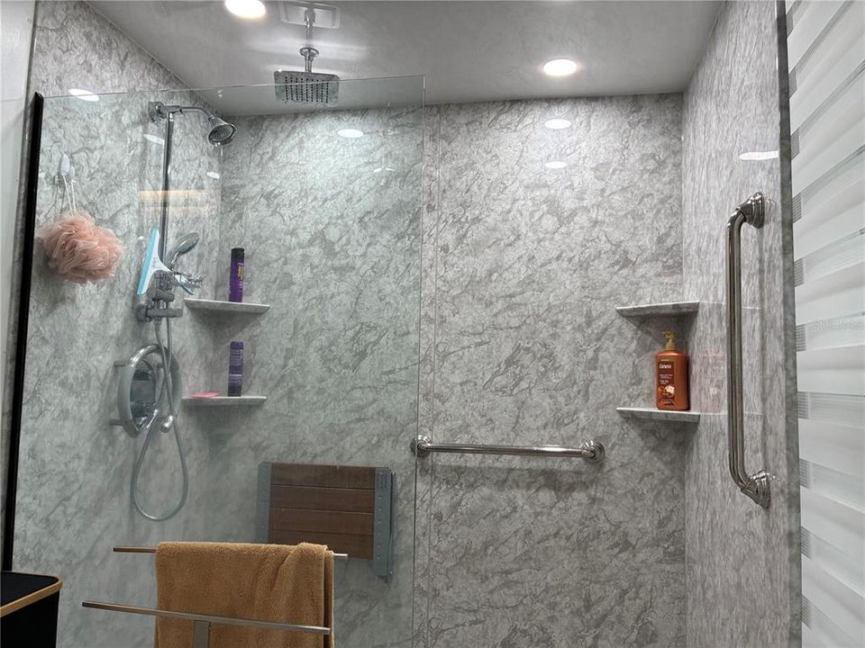 En Venta: $374,500 (3 camas, 2 baños, 2219 Pies cuadrados)