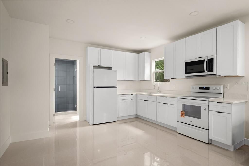 For Rent: $1,495 (1 beds, 1 baths, 565 Square Feet)