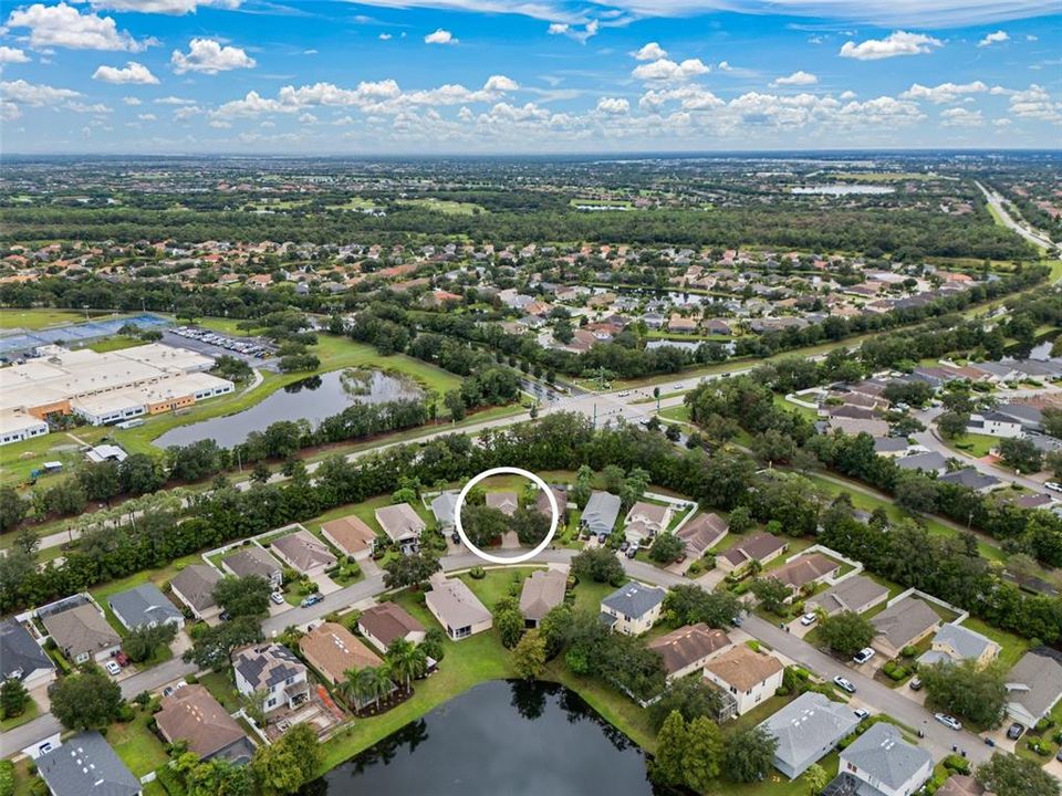 Под контрактом: $398,000 (4 спален, 2 ванн, 1868 Квадратных фут)