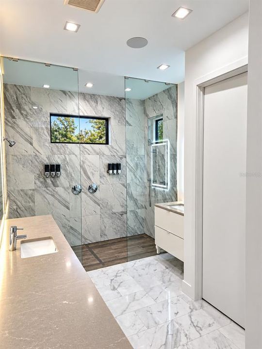 En Venta: $1,499,999 (4 camas, 3 baños, 2315 Pies cuadrados)