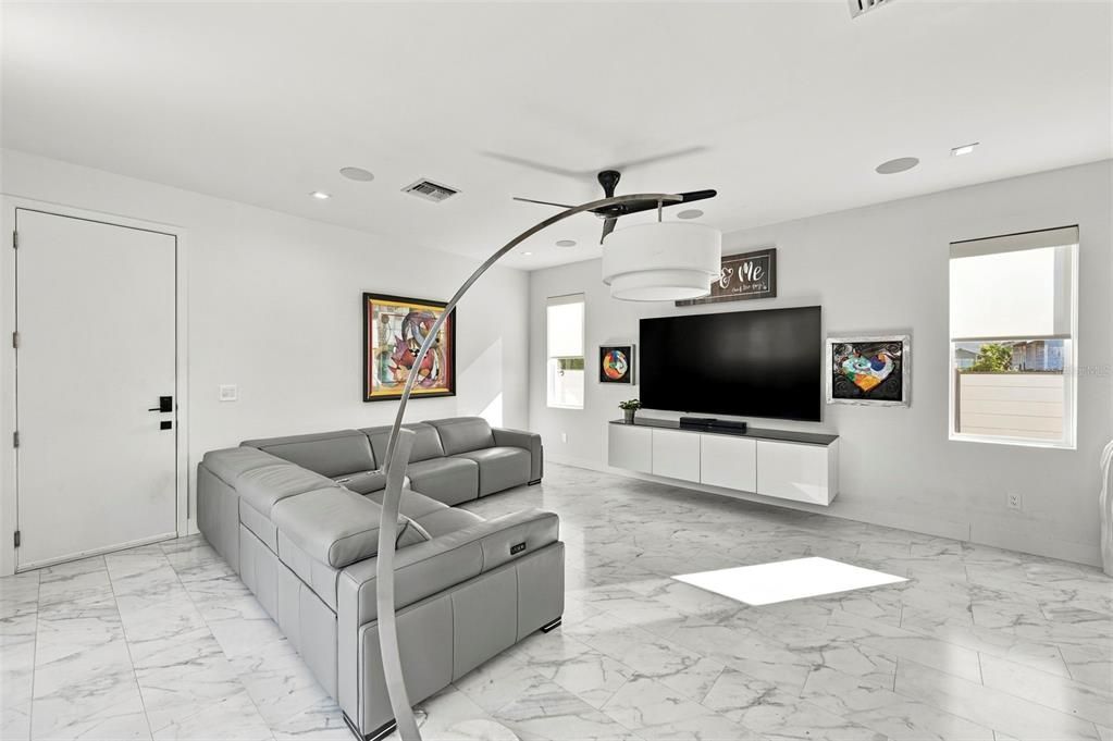En Venta: $1,499,999 (4 camas, 3 baños, 2315 Pies cuadrados)