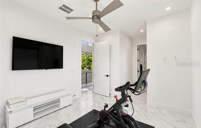 En Venta: $1,499,999 (4 camas, 3 baños, 2315 Pies cuadrados)