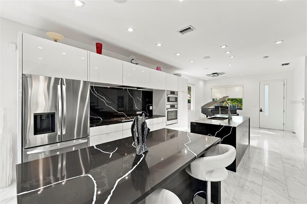 En Venta: $1,499,999 (4 camas, 3 baños, 2315 Pies cuadrados)