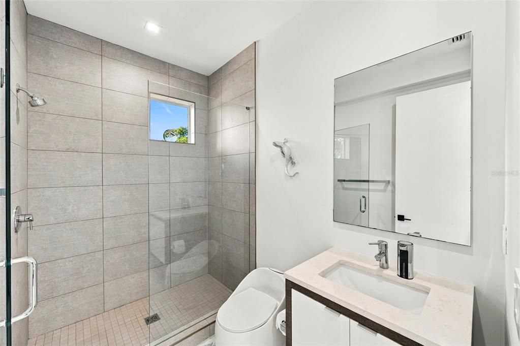 En Venta: $1,499,999 (4 camas, 3 baños, 2315 Pies cuadrados)