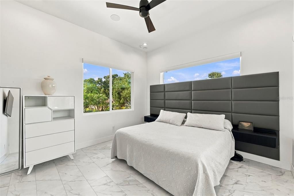 En Venta: $1,499,999 (4 camas, 3 baños, 2315 Pies cuadrados)
