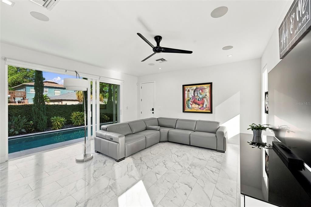 En Venta: $1,499,999 (4 camas, 3 baños, 2315 Pies cuadrados)