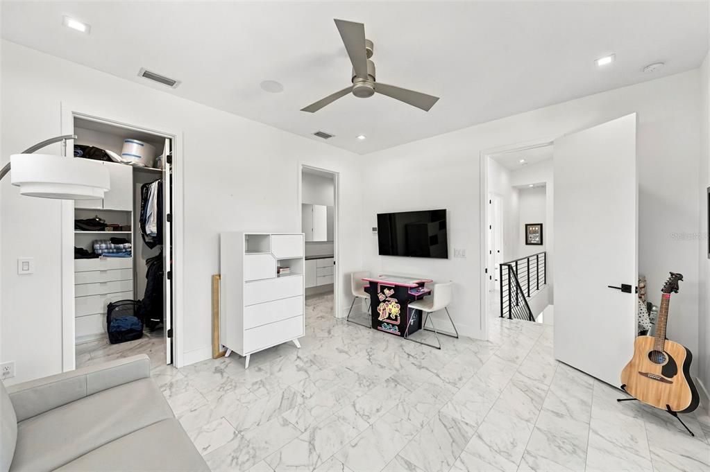 En Venta: $1,499,999 (4 camas, 3 baños, 2315 Pies cuadrados)