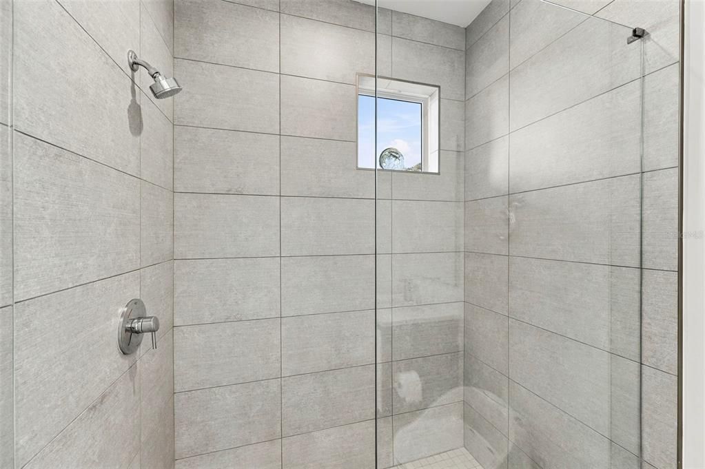 En Venta: $1,499,999 (4 camas, 3 baños, 2315 Pies cuadrados)