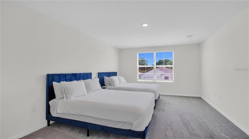 For Rent: $3,200 (5 beds, 3 baths, 2674 Square Feet)