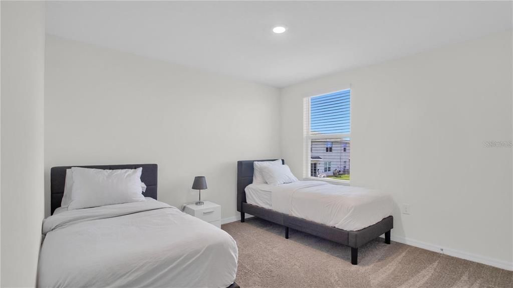 For Rent: $3,200 (5 beds, 3 baths, 2674 Square Feet)