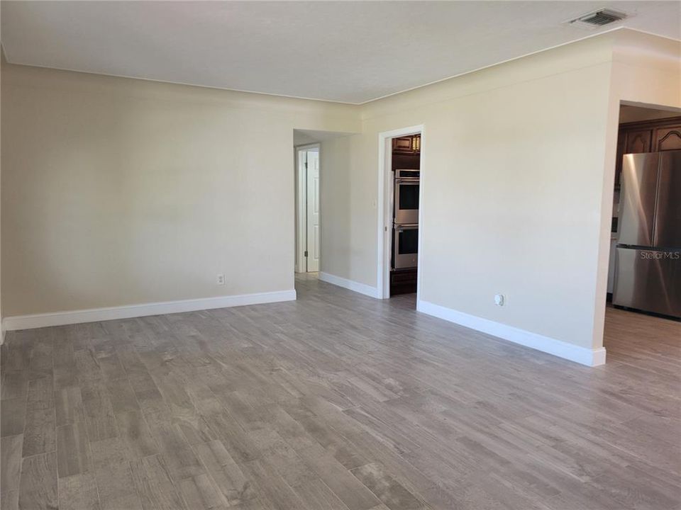 En Renta: $3,995 (3 camas, 2 baños, 1660 Pies cuadrados)